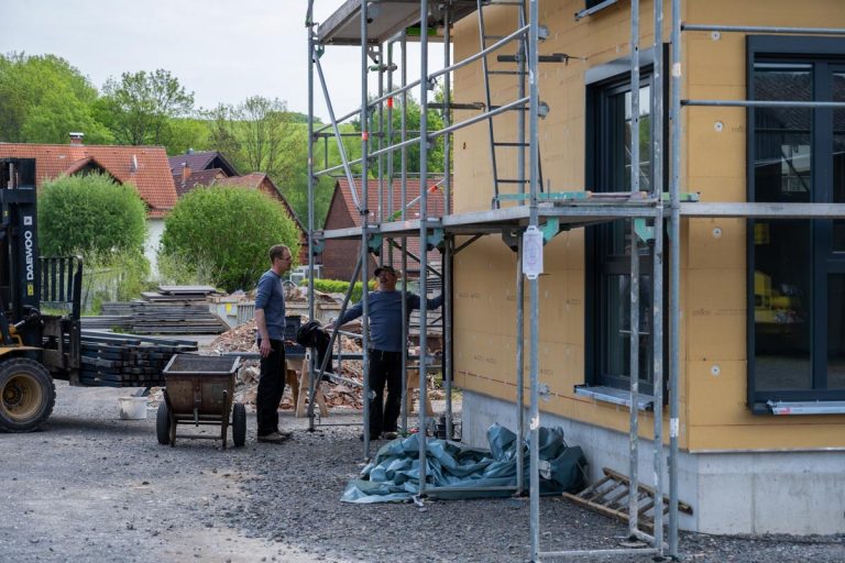 Referenzbild von einer Baustelle im Raum Kassel mit Mitarbeitern der Firma Kaulich in Eschwege.
